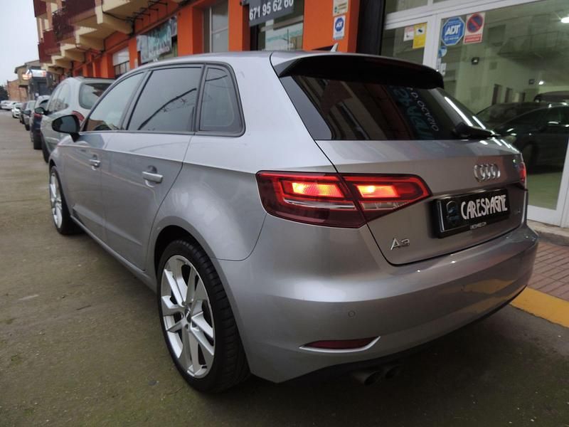 Usado Audi A3 Advanced 150 CV (110 kW) 2017 Gris Utilitario