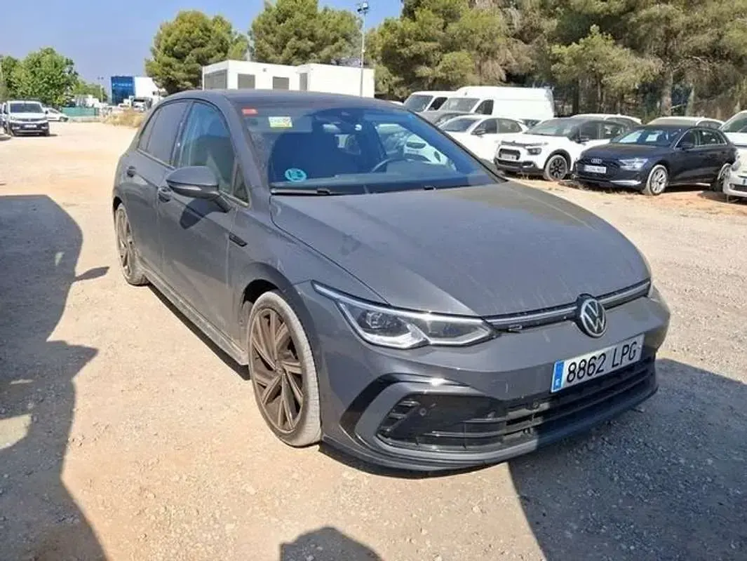 Usado VW Golf VII R-line 150 CV (110 kW) 2021 Gris Utilitario