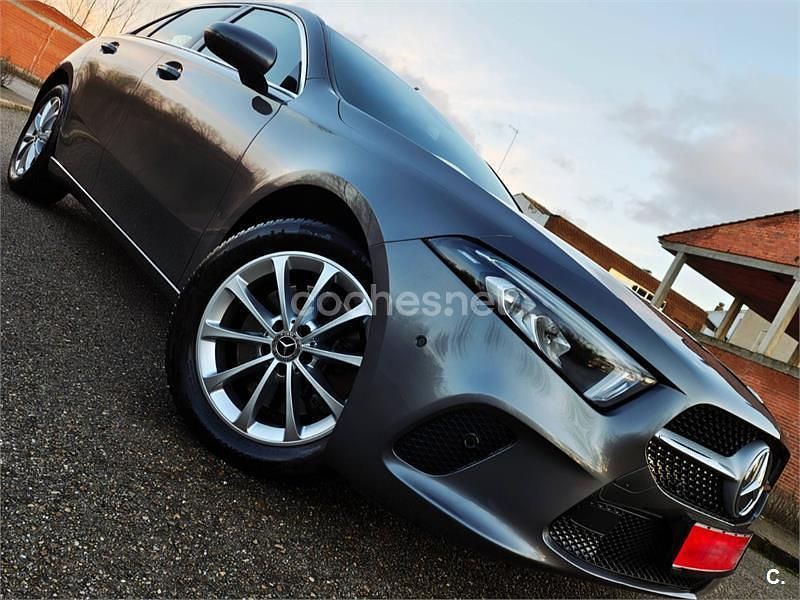 Usado Mercedes A250 224 CV (164 kW) 2019 Gris / plata Berlina