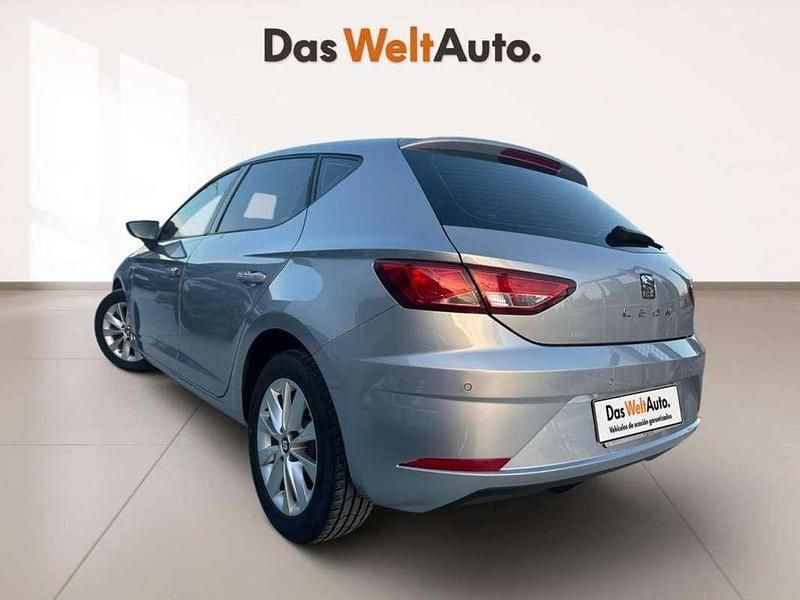 Usado Seat Leon ST Style 125 CV (91 kW) 2018 Gris Familiar
