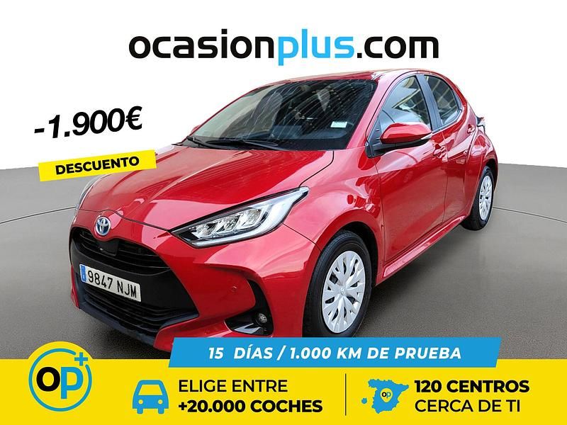Usado Toyota Yaris Hybrid Business Edition 116 CV (85 kW) 2022 Rojo Berlina