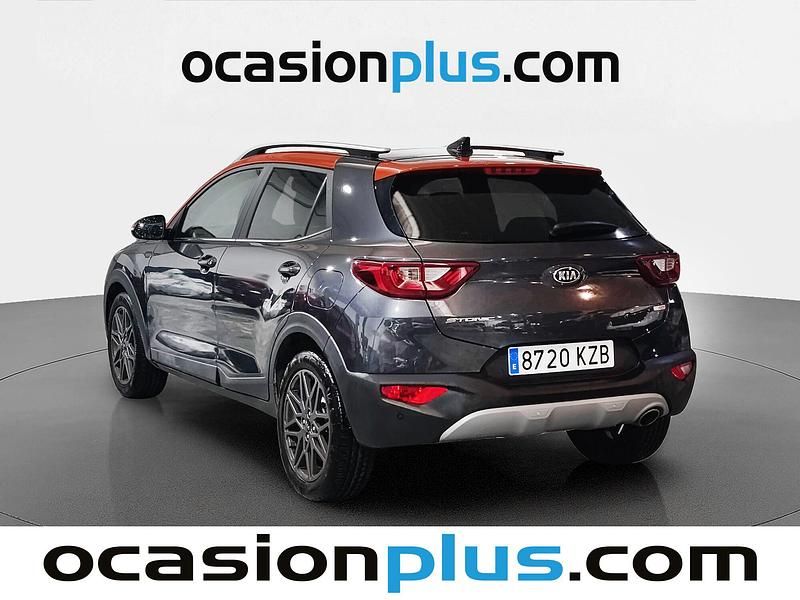 Usado Kia Stonic 120 CV (88 kW) 2019 Gris SUV