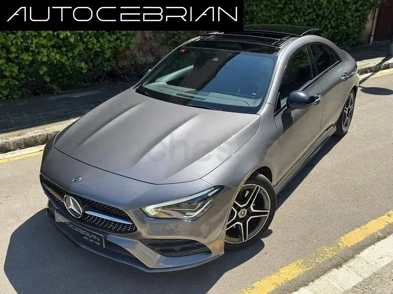 Usado Mercedes CLA200 163 CV (119 kW) 2019 Gris / plata Berlina