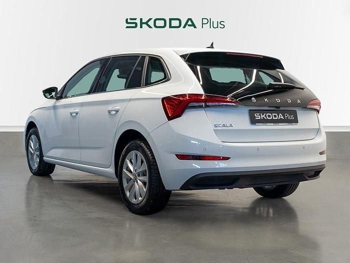 Usado Skoda Scala Ambition 150 CV (110 kW) 2023 Blanco Utilitario
