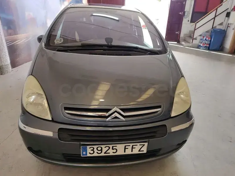 Usado Citroën Xsara Picasso Exclusive 92 CV (67 kW) 2006 Gris / plata Monovolumen