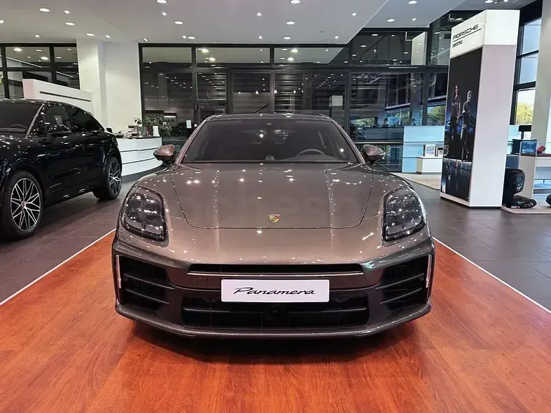 Nuevo Porsche Panamera 4 E-Hybrid 470 CV (345 kW) 2026 Verde Utilitario