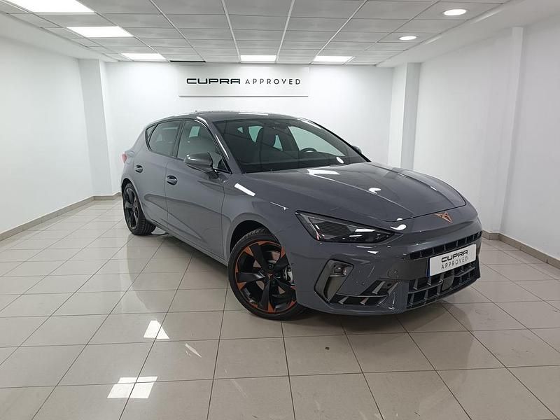 Nuevo Cupra Leon 204 CV (150 kW) 2025 Gris / plata Berlina