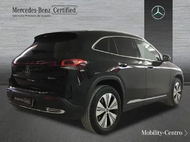 Usado Mercedes EQA350 214 kW (292 CV) 2023 Negro cosmos SUV