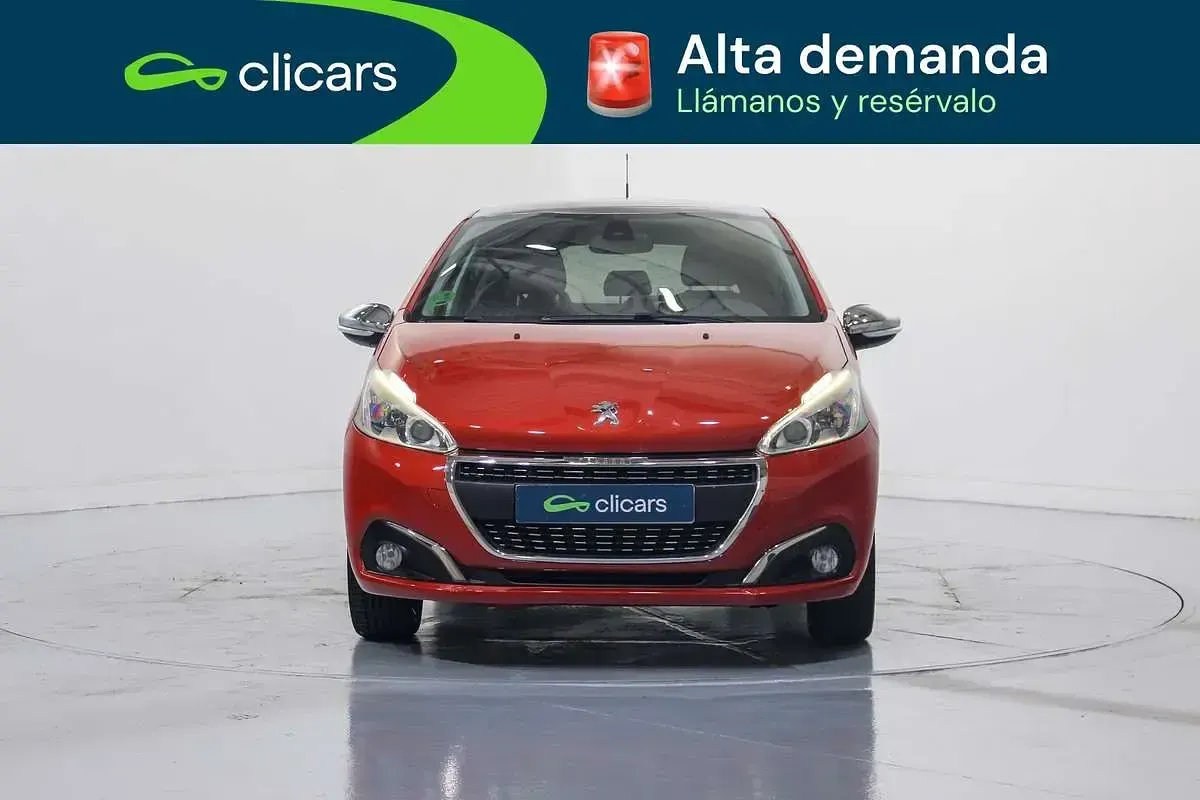 Usado Peugeot 208 Allure 110 CV (80 kW) 2016 Naranja Utilitario