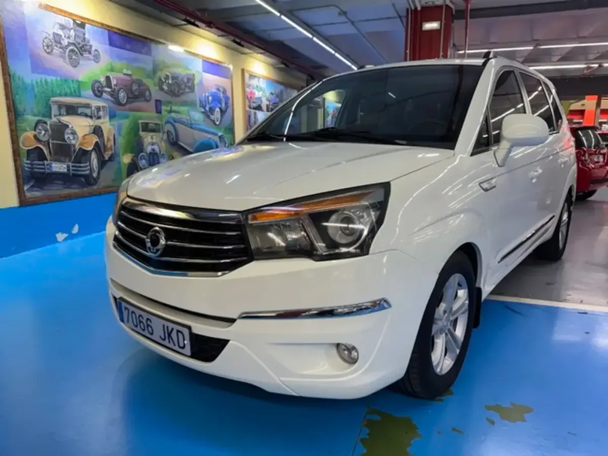 Usado SsangYong Rodius Limited 178 CV (130 kW) 2015 Monovolumen