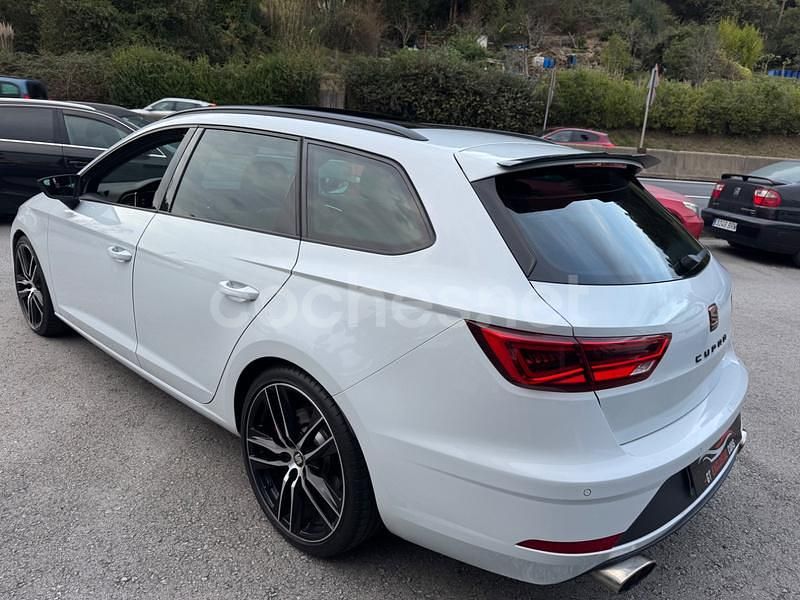 Usado Seat Leon 4Drive 300 CV (220 kW) 2019 Blanco Familiar