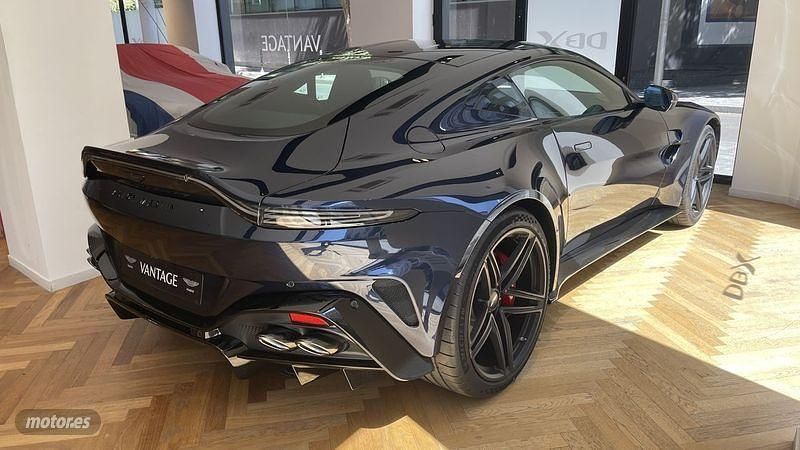Nuevo Aston Martin V8 Vantage 665 CV (489 kW) 2025 Midnight blue Coupe