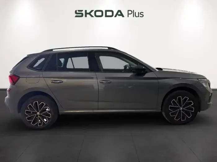 Usado Skoda Kamiq Selection 150 CV (110 kW) 2024 Gris SUV