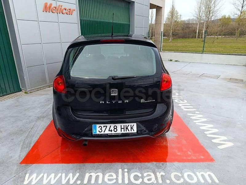 Usado Seat Altea Style 105 CV (77 kW) 2012 Negro Monovolumen