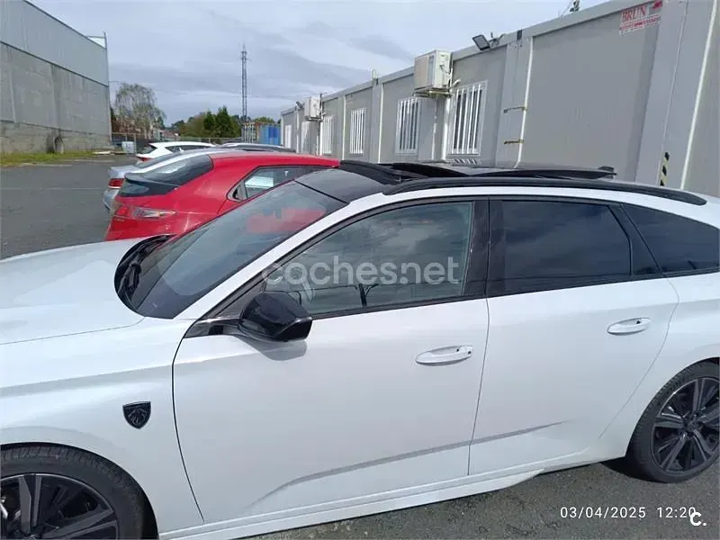 Usado Peugeot 308 SW GT 130 CV (95 kW) 2023 Blanco Familiar