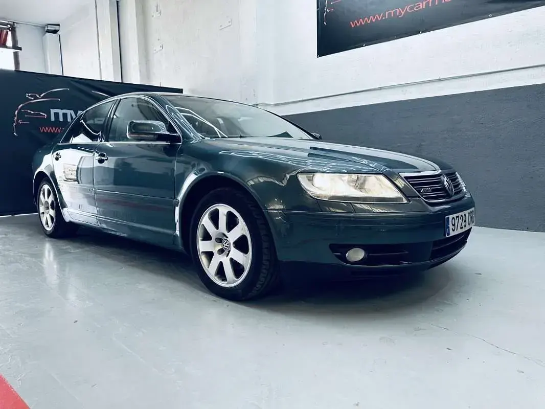 Usado VW Phaeton 241 CV (177 kW) 2004 Gris Berlina