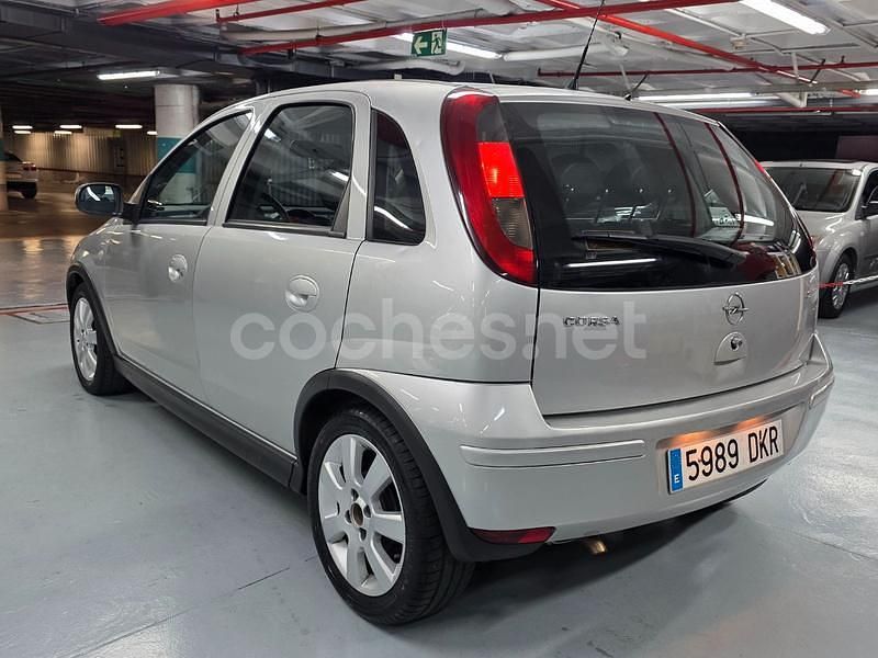 Usado Opel Corsa Enjoy 80 CV (58 kW) 2005 Gris / plata Berlina