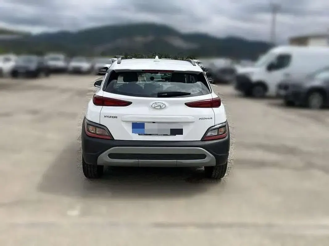 Usado Hyundai Kona 120 CV (88 kW) 2022 Blanco SUV