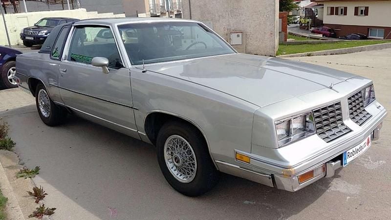 Usado Oldsmobile Cutlass 106 CV (77 kW) 1981 Gris Berlina