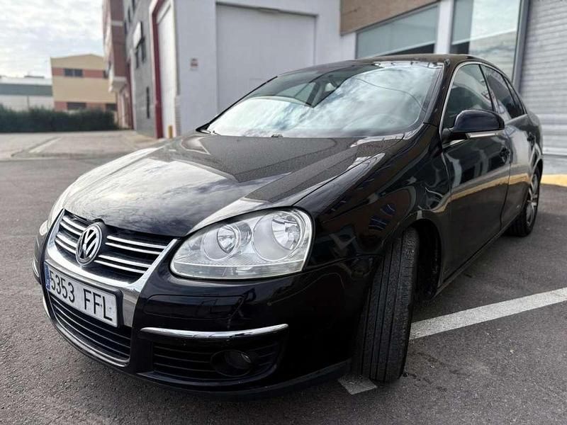 Usado VW Jetta Advance 140 CV (102 kW) 2007 Negro Berlina