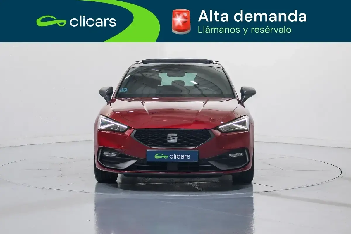 Usado Seat Leon FR 130 CV (95 kW) 2022 Rojo Familiar