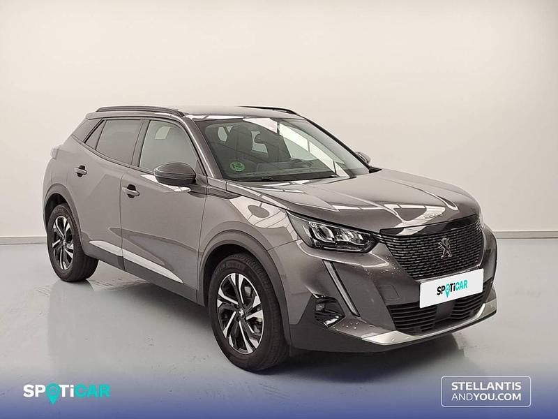 Usado Peugeot 2008 Allure 101 CV (74 kW) 2021 Gris SUV