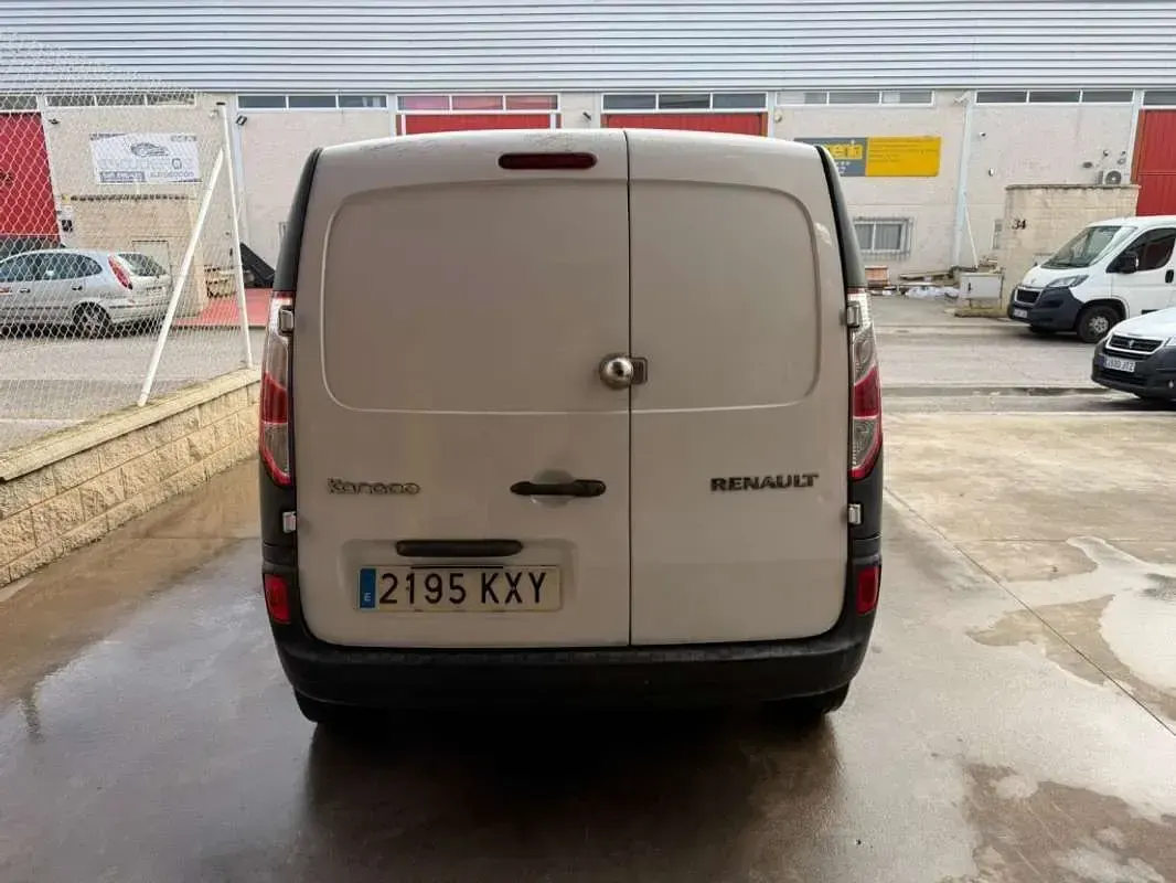 Usado Renault Kangoo 75 CV (55 kW) 2019 Blanco Monovolumen