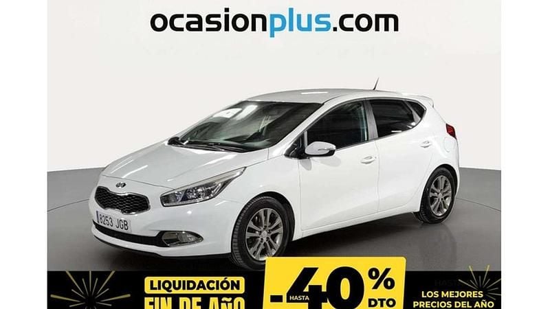 Blanco Usado 2015 Kia Ceed Utilitario | 8473 € (Precio justo) - Imagen 1/4
