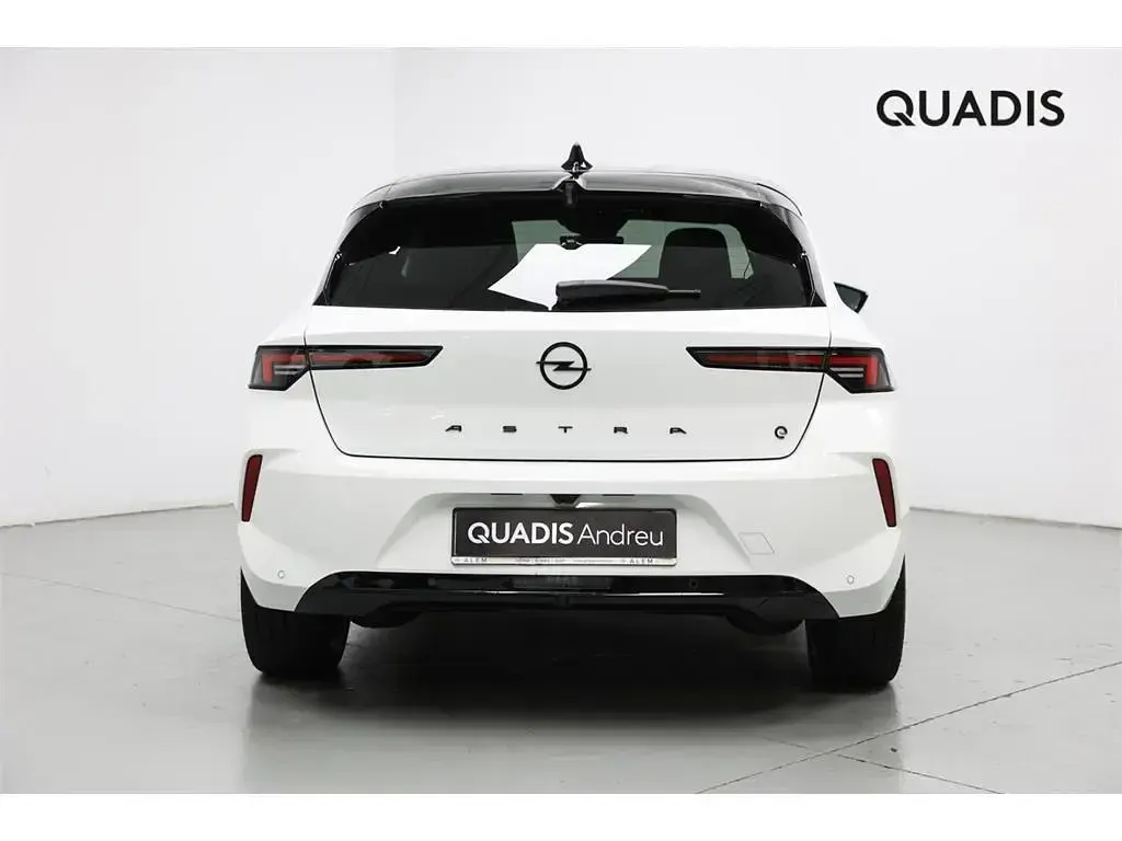 Usado Opel Astra 114 kW (156 CV) 2023 Blanco Utilitario