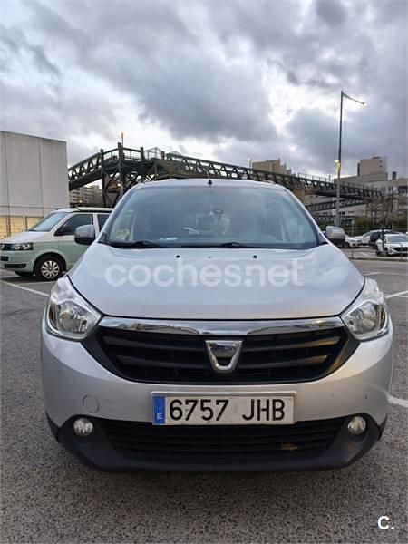 Usado Dacia Lodgy Lauréate 107 CV (78 kW) 2015 Gris / plata Monovolumen