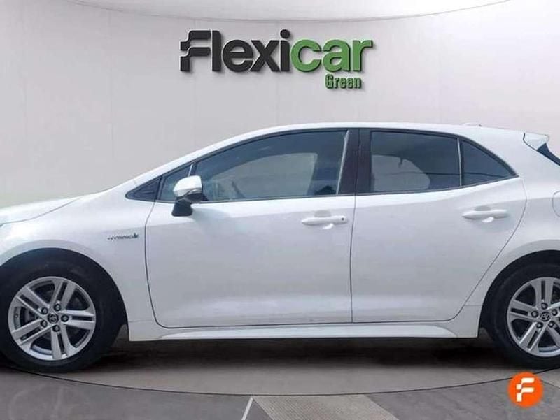 Usado Toyota Corolla Active 122 CV (89 kW) 2021 Blanco Berlina