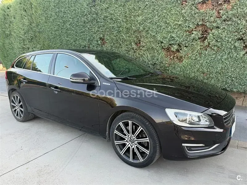 Usado Volvo V60 285 CV (209 kW) 2015 Negro Familiar