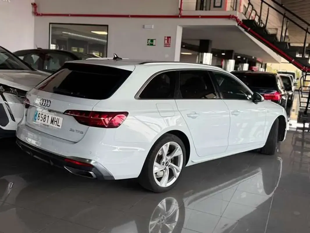 Usado Audi A4 S-Line 150 CV (110 kW) 2023 Blanco Familiar