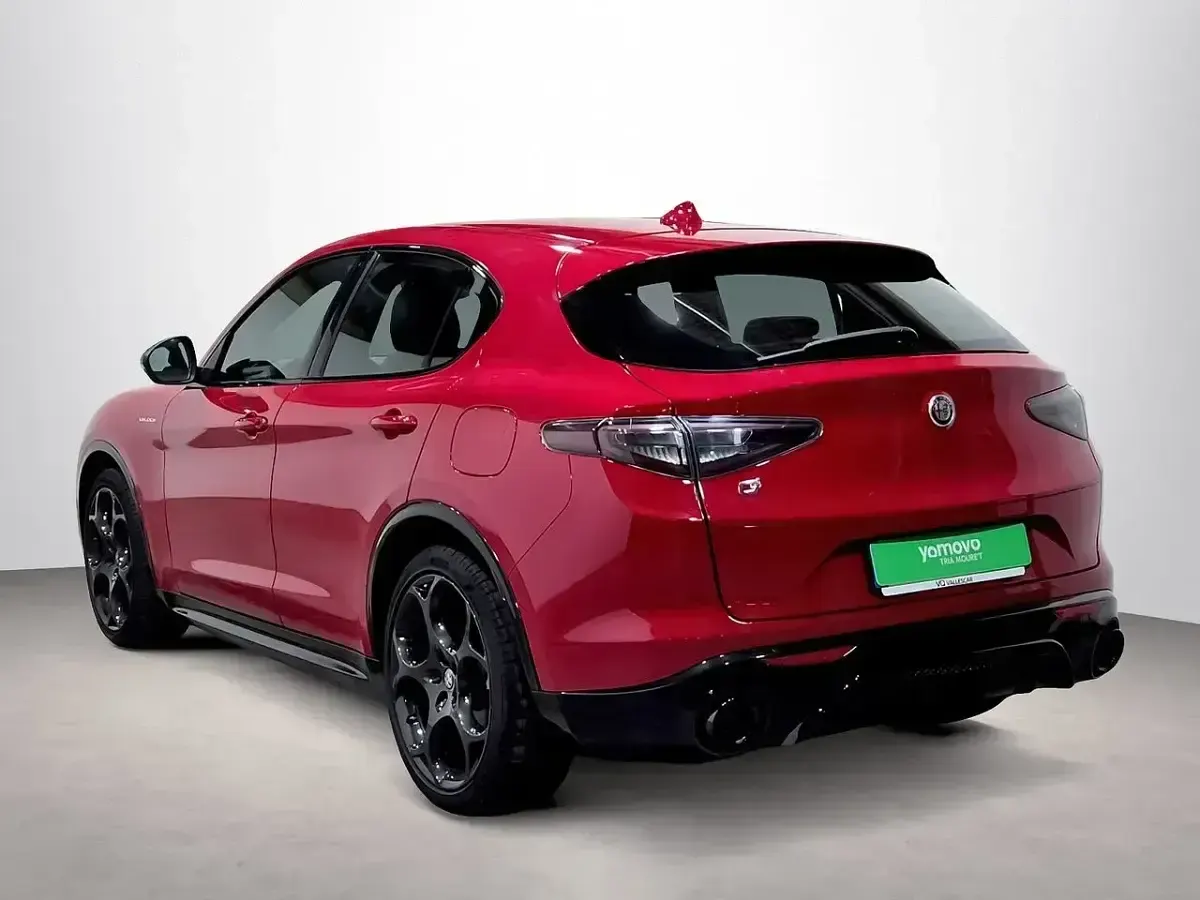Usado Alfa Romeo Stelvio Veloce 212 CV (155 kW) 2023 Rojo SUV