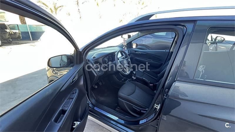 Usado Opel Karl Rocks 73 CV (53 kW) 2019 Gris / plata Utilitario