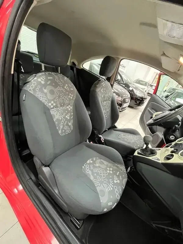 Usado Ford Ka S 69 CV (50 kW) 2012 Rojo Utilitario