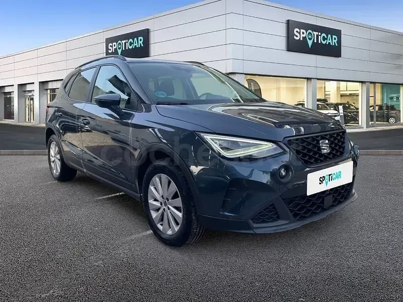 Usado Seat Arona Style 115 CV (84 kW) 2025 Gris / plata SUV