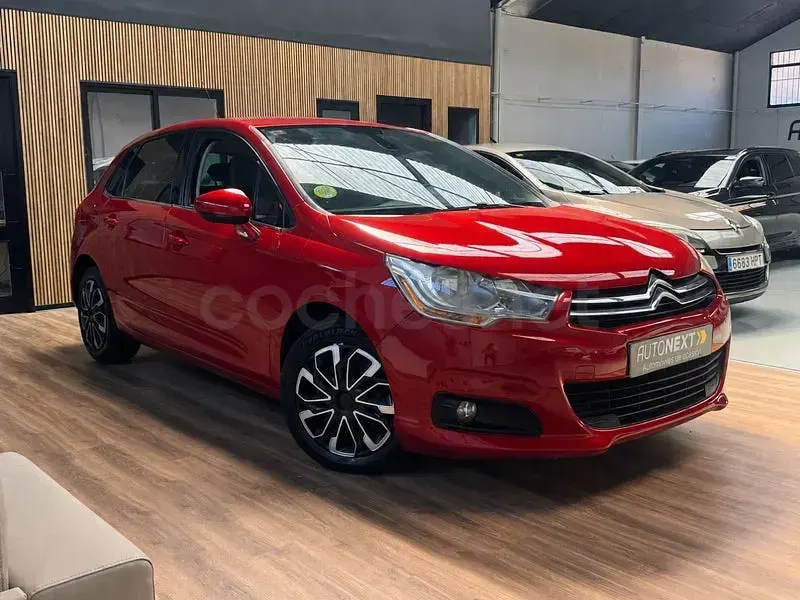 Usado Citroën C4 112 CV (82 kW) 2011 Granate Berlina