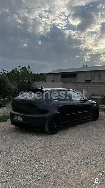 Usado Seat Leon Sport 150 CV (110 kW) 2004 Negro Utilitario