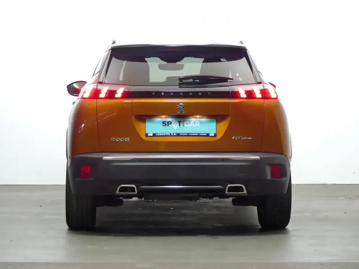 Usado Peugeot 2008 GT-line 130 CV (95 kW) 2020 Naranja SUV