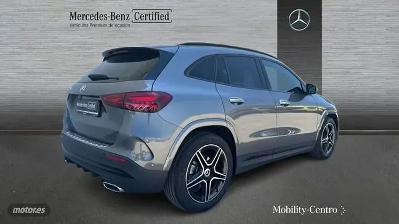Usado Mercedes GLA200 149 CV (109 kW) 2024 Gris SUV