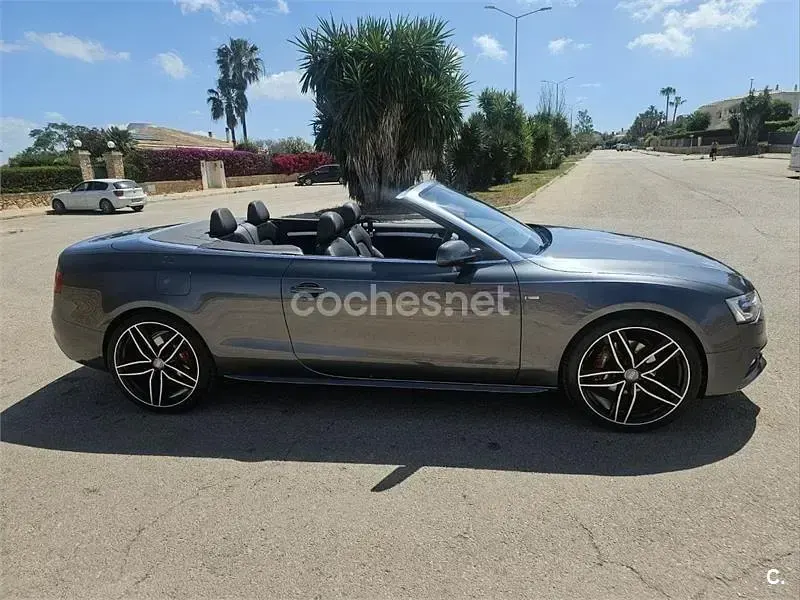 Usado Audi A5 Cabriolet S-Line 177 CV (130 kW) 2012 Gris / plata Descapotable