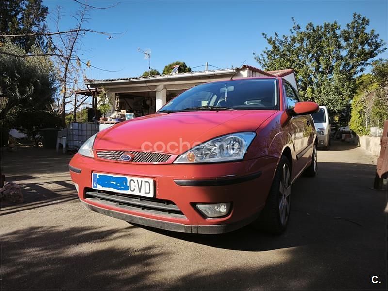 Usado Ford Focus Trend 115 CV (84 kW) 2004 Rojo Berlina
