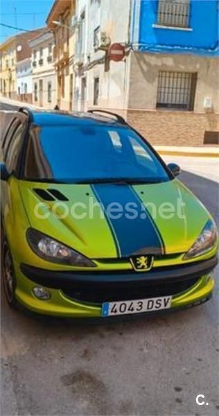 Verde Usado 2005 Peugeot 206 Familiar | 1800 € (Precio justo) - Imagen 1/4