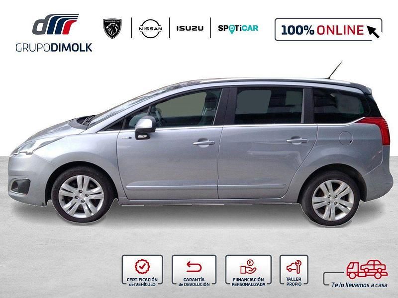 Usado Peugeot 5008 Style 120 CV (88 kW) 2016 Azul Monovolumen