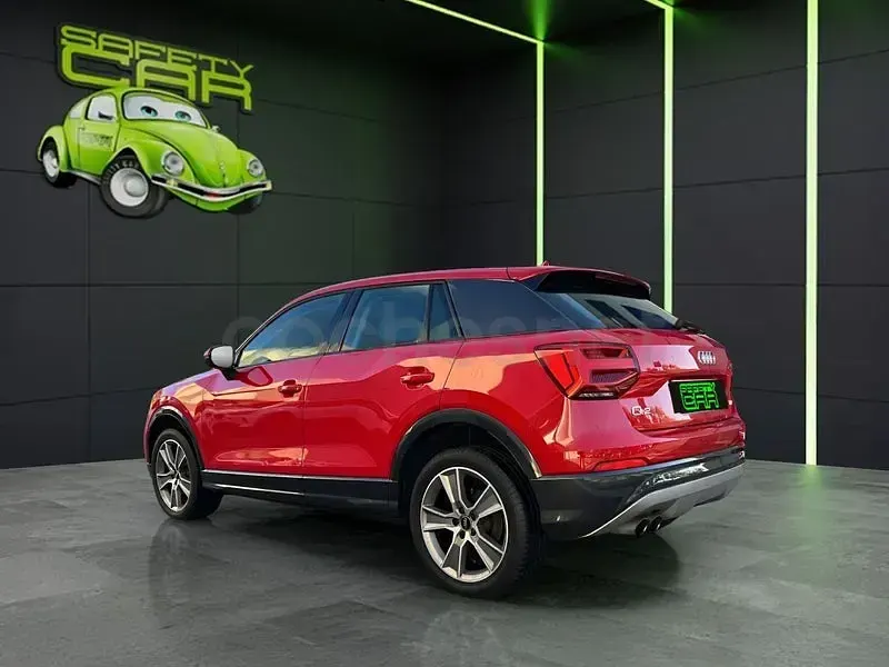Usado Audi Q2 Design 150 CV (110 kW) 2018 Rojo SUV