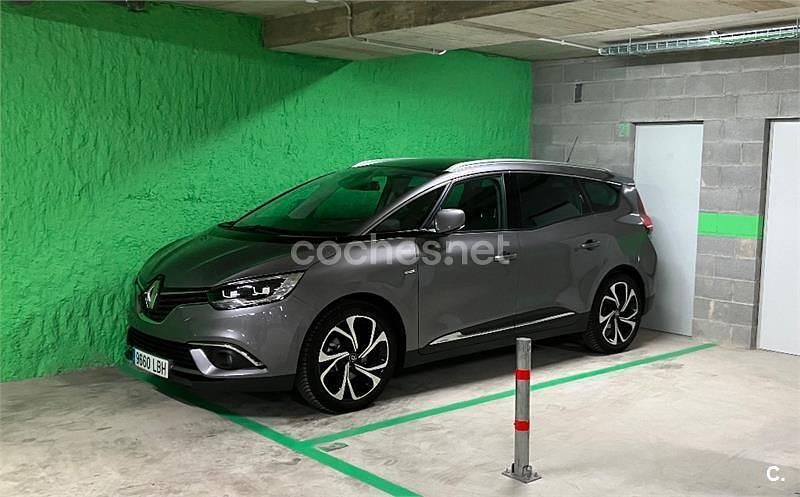 Usado Renault Grand Scénic IV Zen 160 CV (117 kW) 2019 Gris / plata Monovolumen