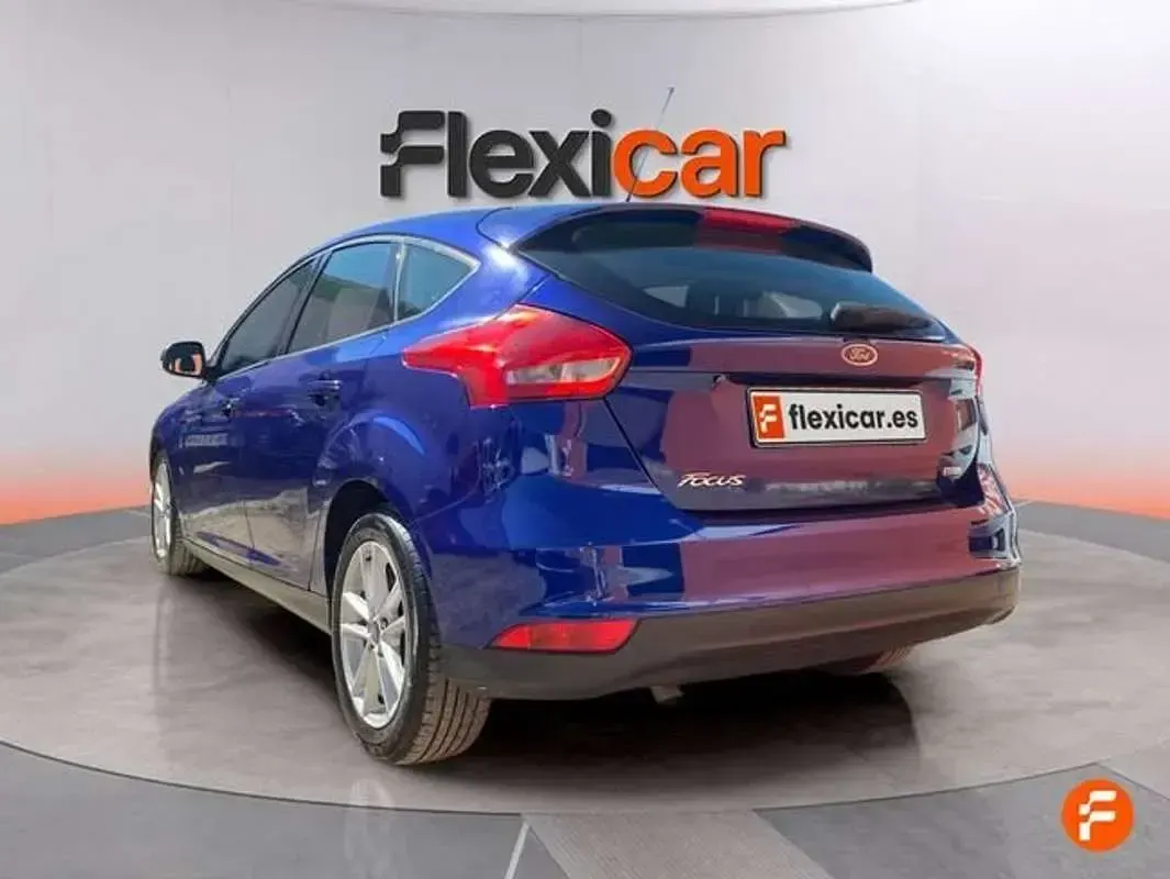 Usado Ford Focus 125 CV (91 kW) 2016 Azul Berlina