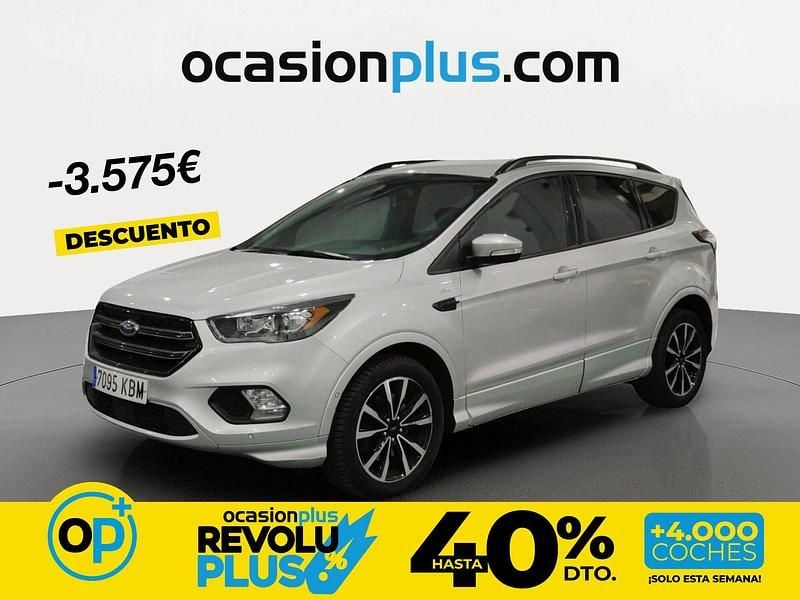 Usado Ford Kuga ST-Line 150 CV (110 kW) 2017 Gris plata SUV