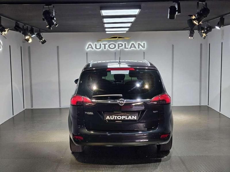 Usado Opel Zafira Tourer Selective 131 CV (96 kW) 2012 Marrón Monovolumen